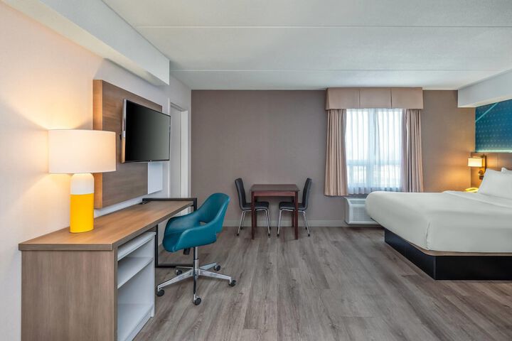 Room 32 of 73