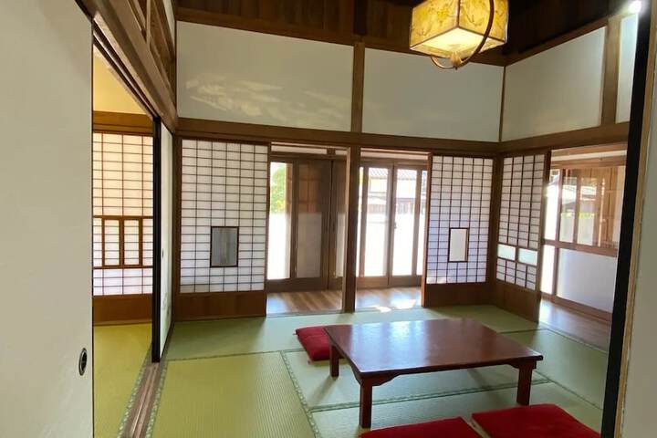 Room 28 of 110