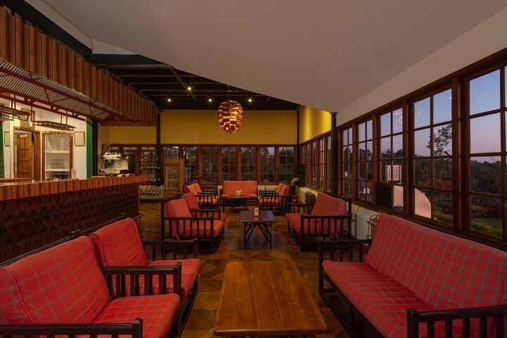 Lounge 49 of 55