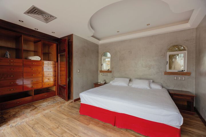 Room 17 of 51