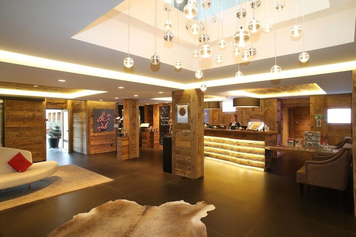 Hotel Interior 6 of 110