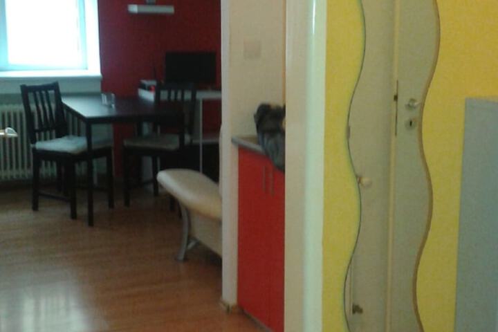 Room 5 of 9