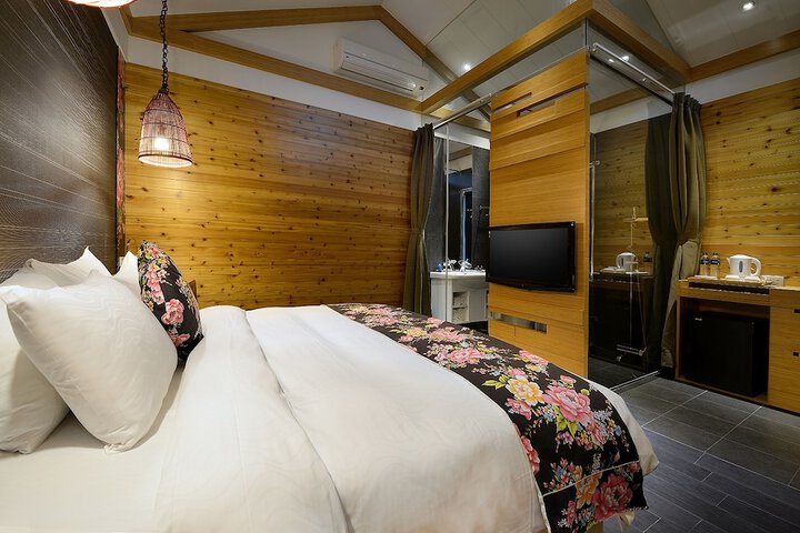 Room 10 of 54