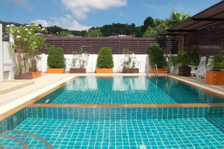 Pools & Facilities