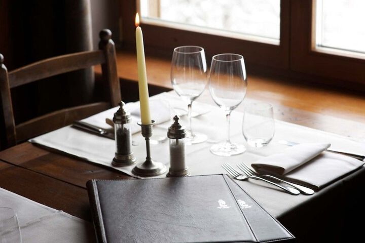 Dining 63 of 98