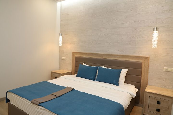 Room 7 of 30
