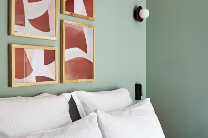 Room 28 of 62