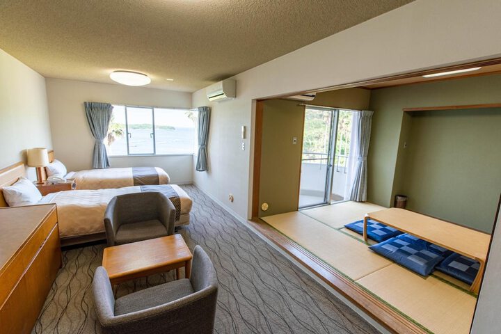 Room 11 of 72