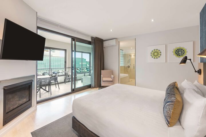 Room 16 of 72