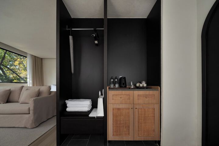 Room 63 of 100