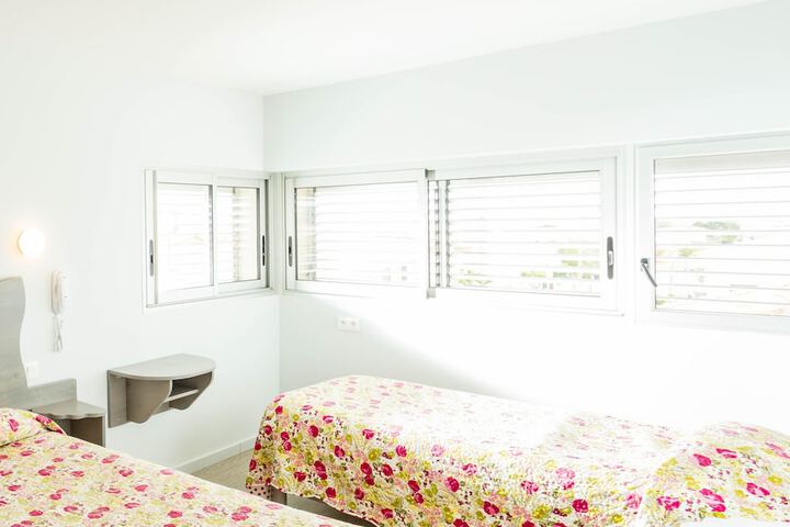 Room 4 of 69