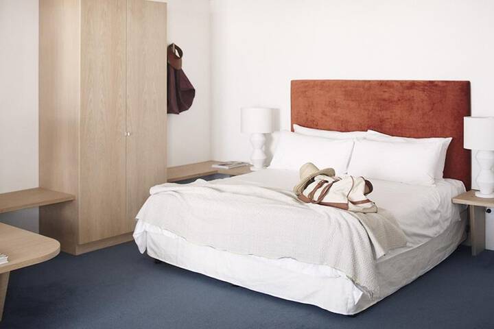 Room 5 of 79