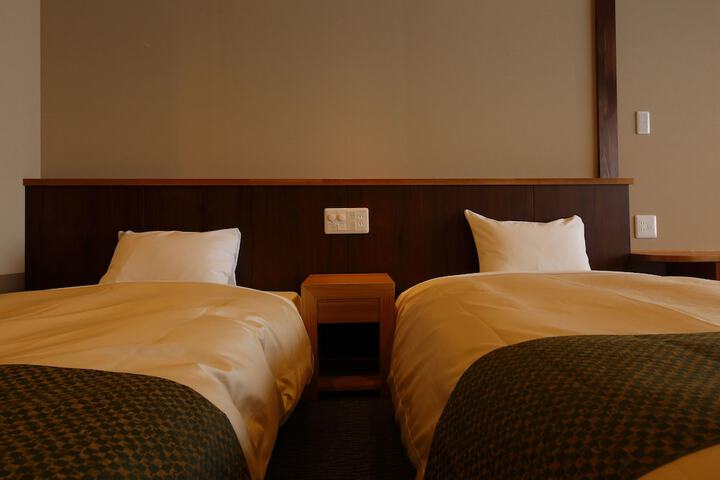 Room 7 of 40