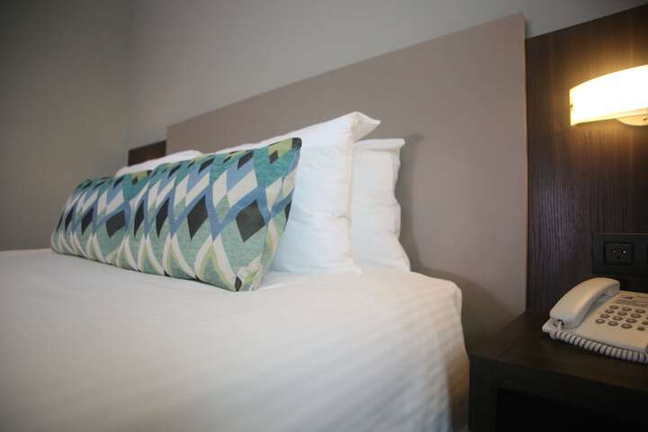 Room 26 of 152