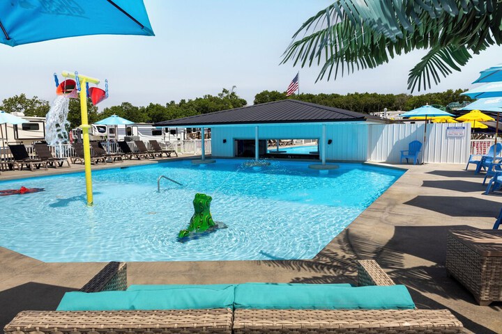 Pool 59 of 84