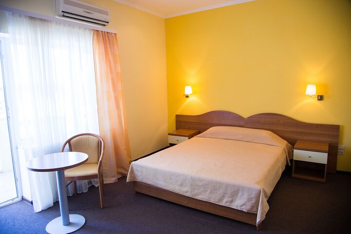 Room 13 of 71