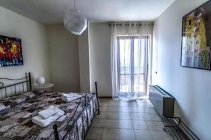 Room 8 of 20