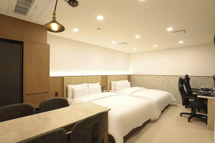 Room 78 of 109