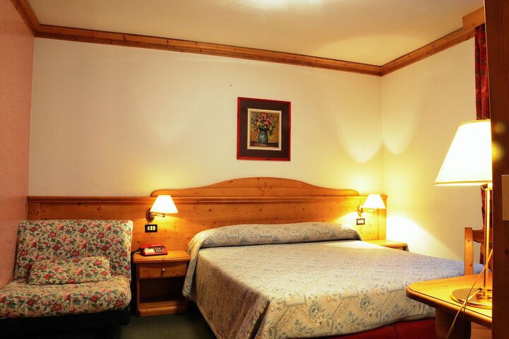 Room 9 of 47