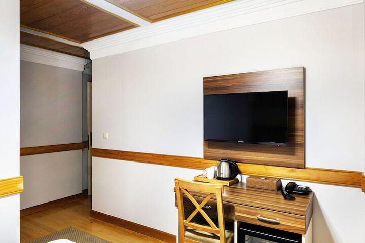 Room 12 of 39