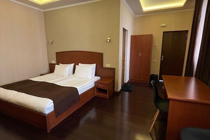 Room 21 of 31