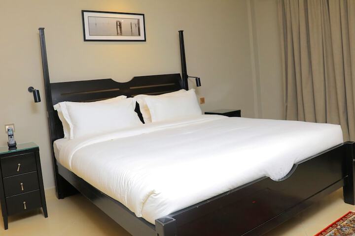 Room 8 of 38