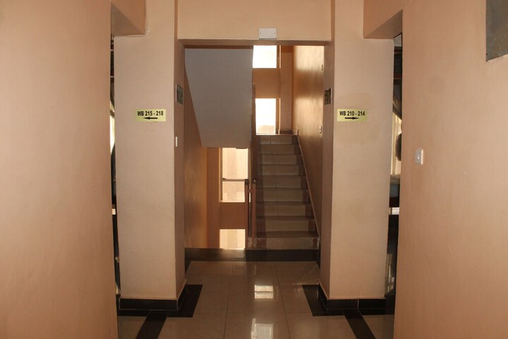 Ballroom/Hall 34 of 40