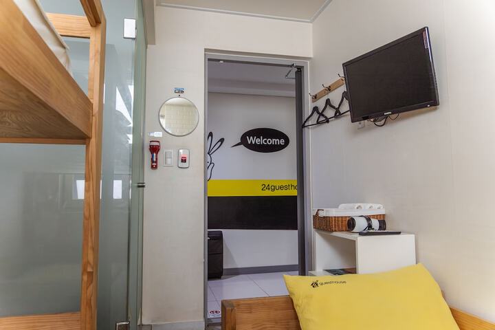 Room 22 of 60