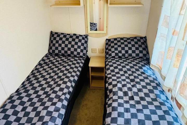 Room 7 of 35