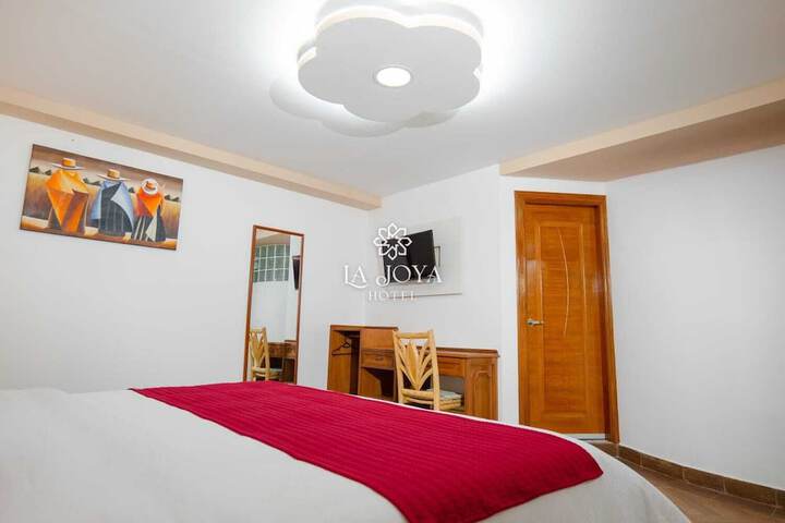 Room 13 of 22