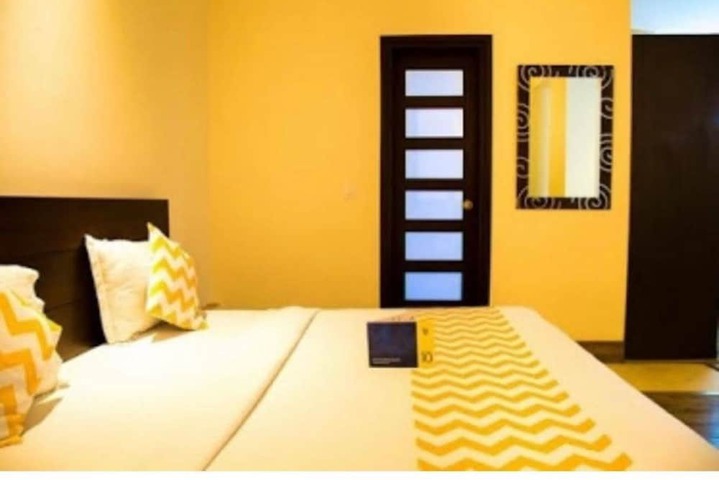 Room 8 of 11