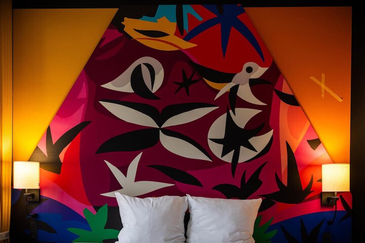 Room 27 of 53