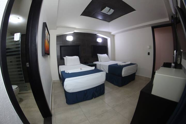 Room 10 of 26