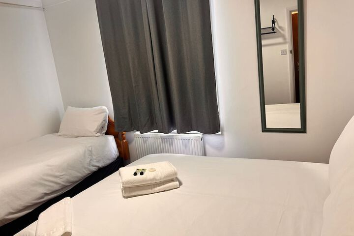Room 3 of 21