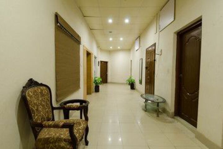 Ballroom/Hall 28 of 43