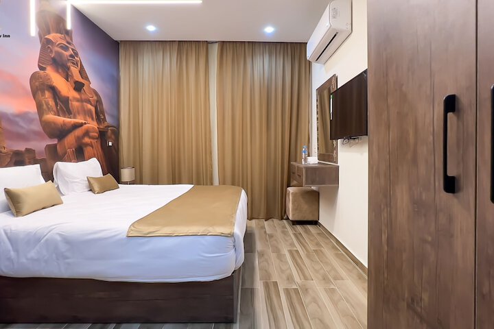 Room 28 of 80