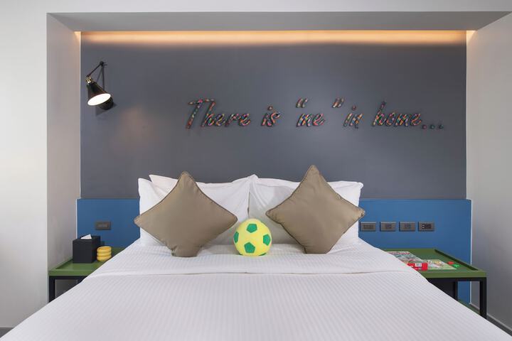 Room 26 of 63