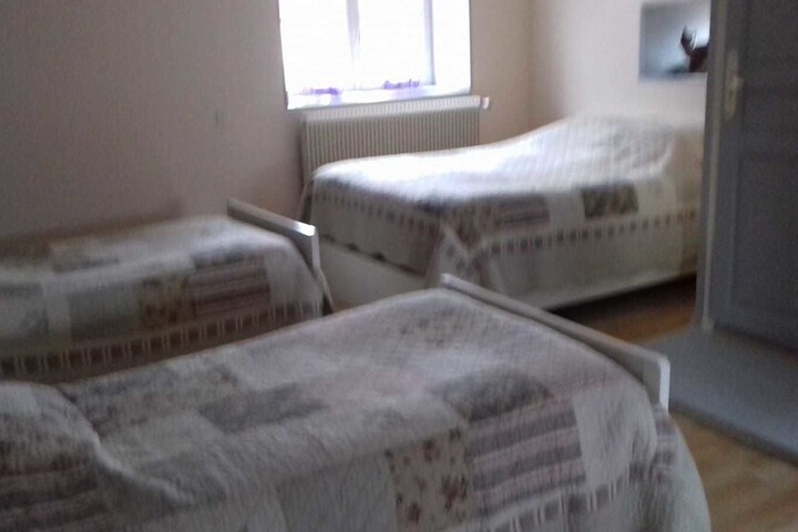 Room 5 of 37