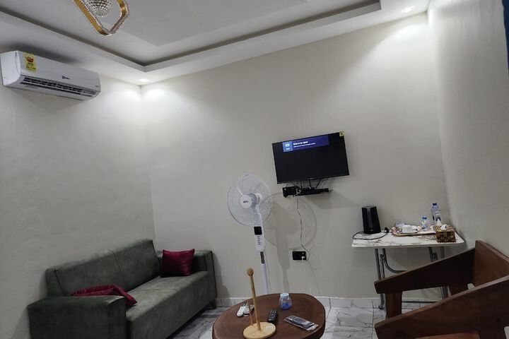 Room 18 of 23