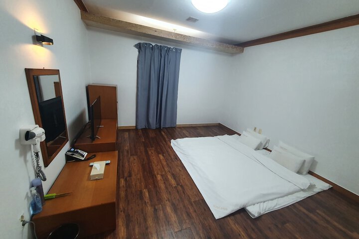 Room 8 of 55