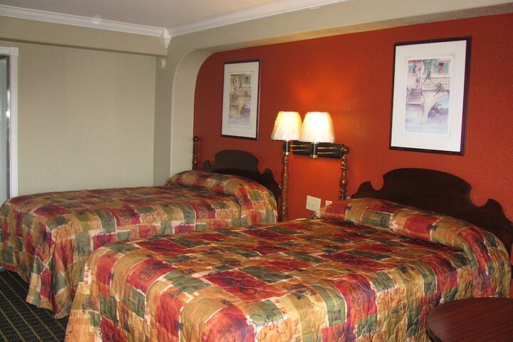 Room 8 of 15