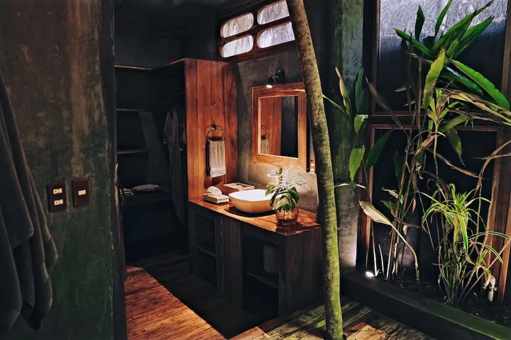 Room 4 of 26