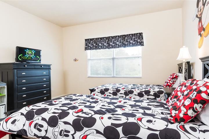 Room 13 of 42
