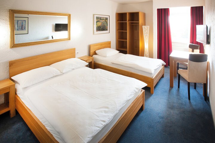 Room 9 of 22