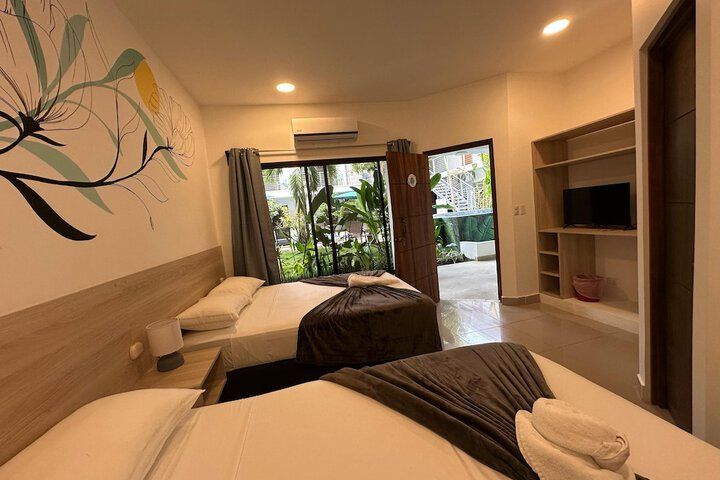 Room 33 of 99