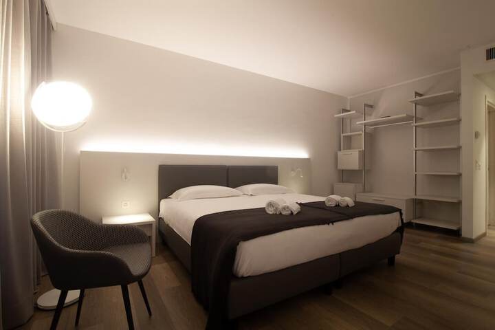 Room 29 of 48