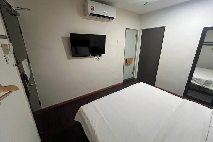 Room 10 of 88