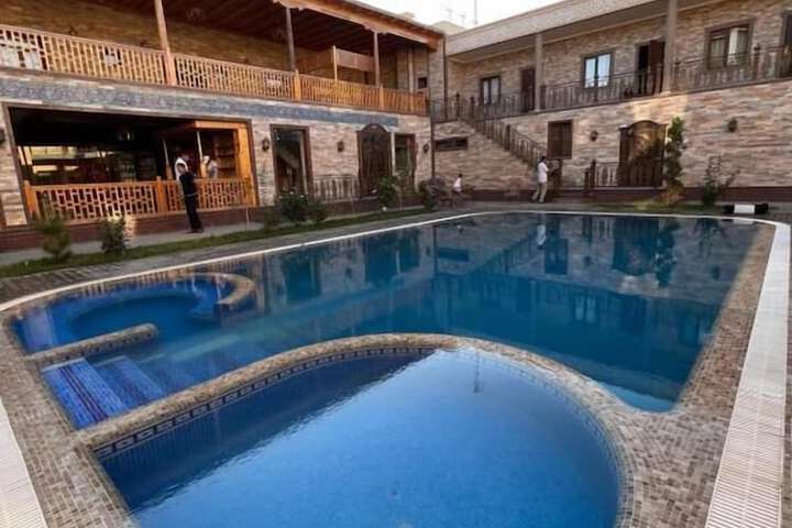 Pool 17 of 26