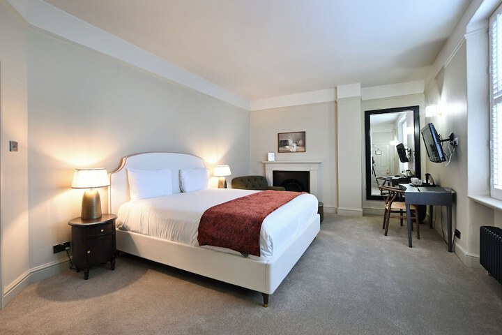 Room 10 of 49