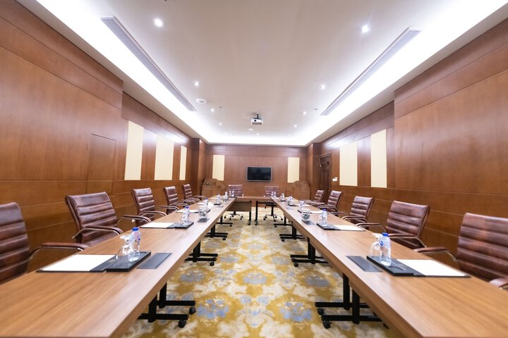 Business Center 75 of 76